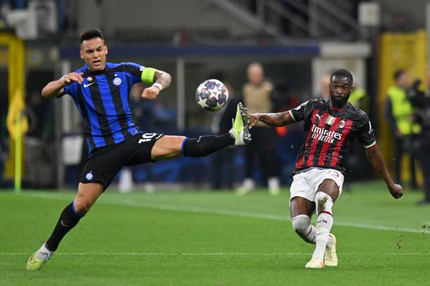 名雇员突然 名雇员突然