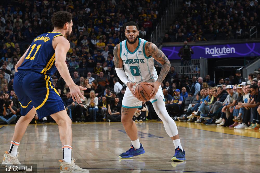 打球的球员 打球的球员